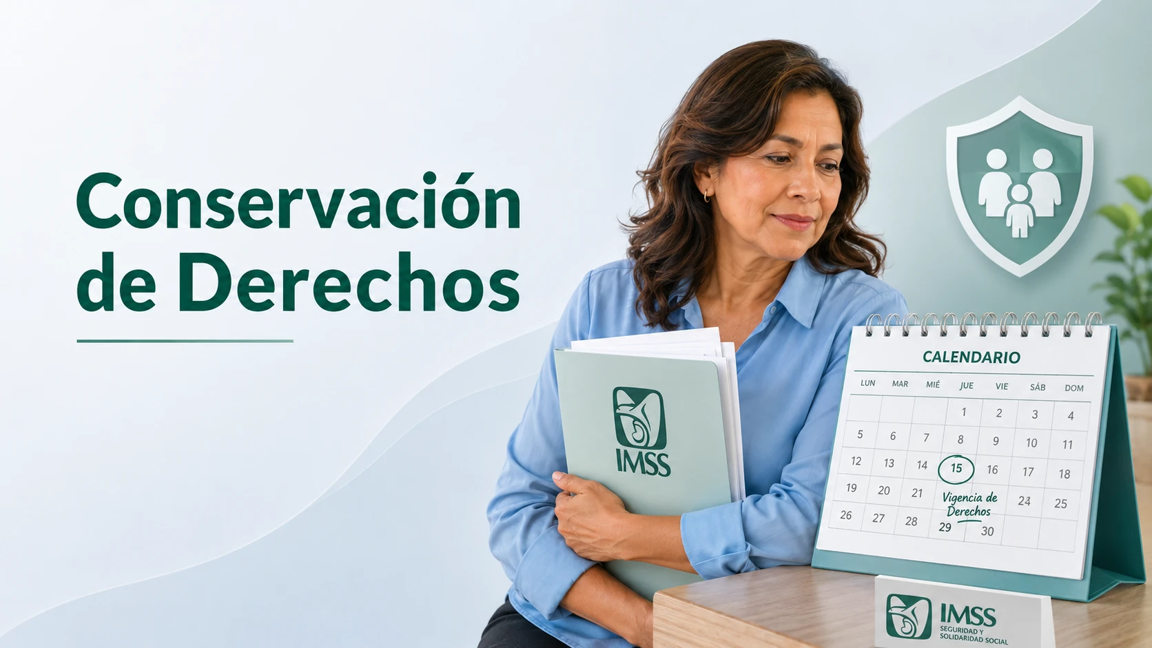 Mujer mexicana revisando documentos del IMSS sobre conservación de derechos en la mesa de la cocina
